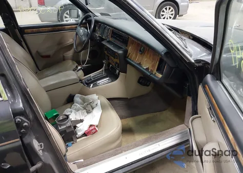 1984 Jaguar Xj6 Vanden Plas z USA, uszkodzony, nr VIN SAJAY1343EC381772